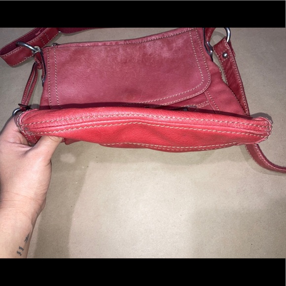 Clearance 🛍 Large red fossil crossbody. - Picture 3 of 10